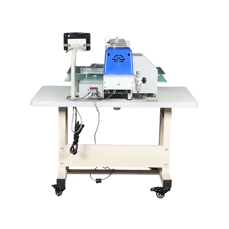 Machine à coudre les chapeaux